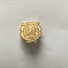 Scout / Guide metal badge B P