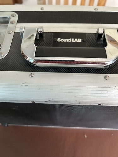 Flight case with sequence - case, and