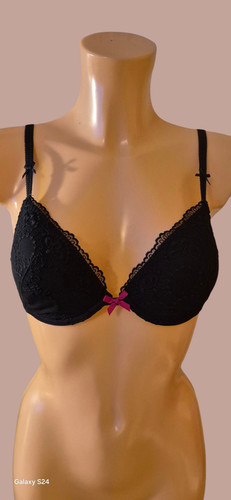 Ladies black bra padded with