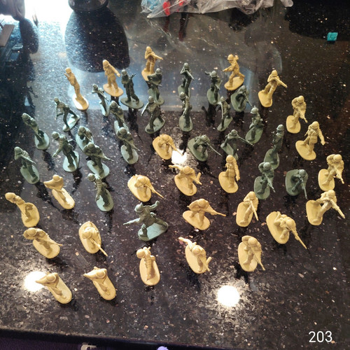 Assorted toy soldiers - assorted,