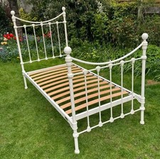 Laura ashley single - laura,