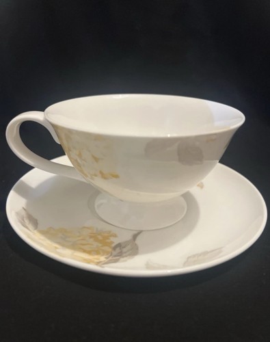 Laura ashley camomile - laura,