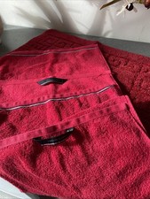 2 Red Hand Towells And Small Red Bath mat . Vgc