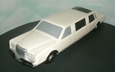 1/20 Scale 1980's Lincoln Town