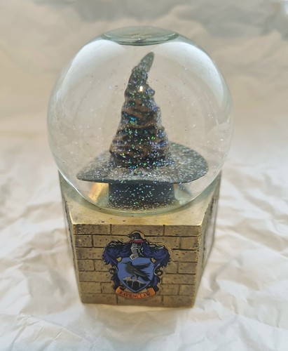 Harry potter snowglobe - potter, sorting