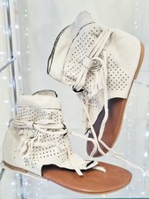 Lightweight White Fringed