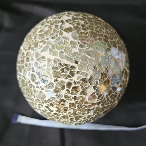Gold cream speckled - &,