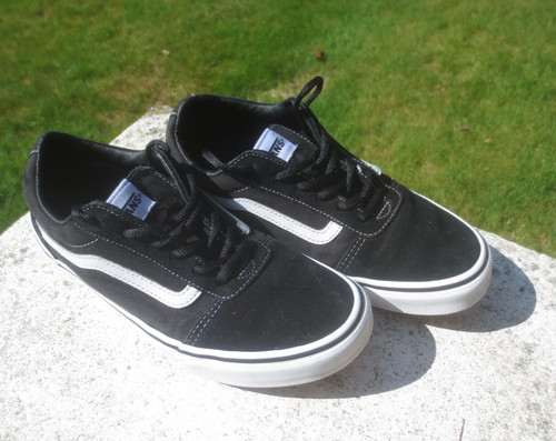 Vans trainers off the wall - trainers,