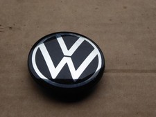 x1 GENUINE VW WHEEL HUB CENTRE