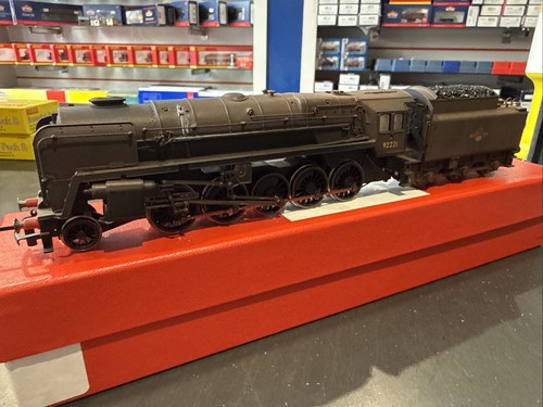 Hornby r2880 class 92221 - 9f,