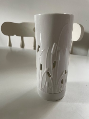 Candle holder beautifully - candle, holder.