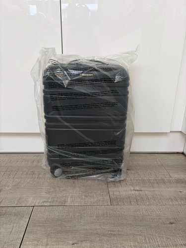 Cabin size hard samsonite - cabin,