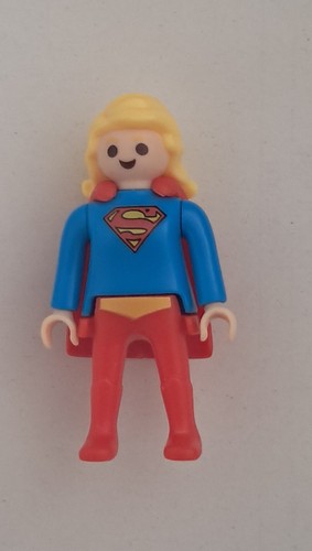 Supergirl kinder egg suprise - supergirl,