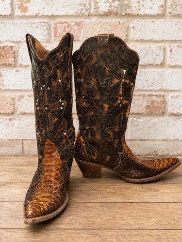 Corral woman python - corral,