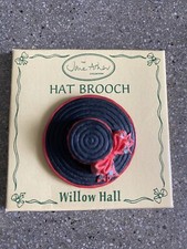 VNTG Jane Asher hat Brooch
