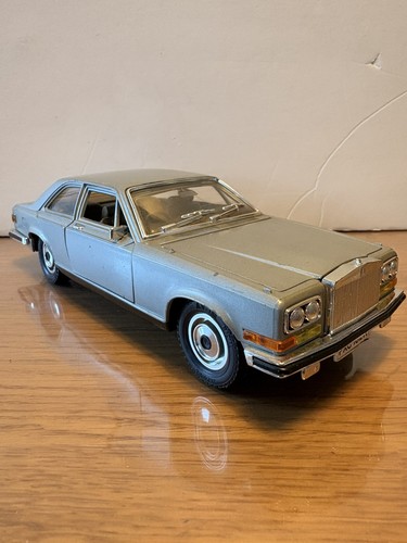 Scale bburago burago - 1:22,
