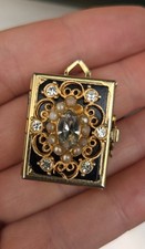 Jewelcraft Locket Four Panels