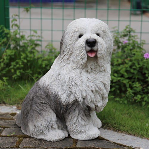 Lifelike old english sheepdog - old,