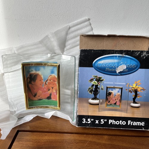 Curved glass photo - glass, frame