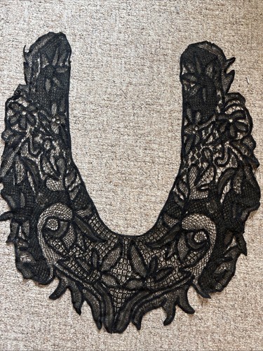 Antique maltese black - black, silk