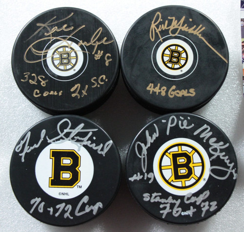 Boston bruins puck - bruins, lot