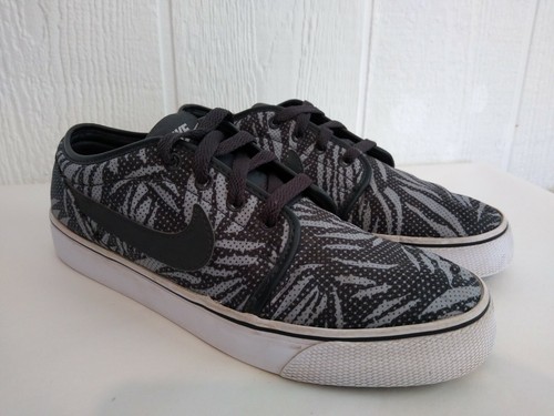Nike mens toki low - 7.5,