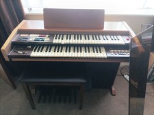 ELECTRIC ORGAN Farfisa Model No. 112494-E(One Key Not Attached)