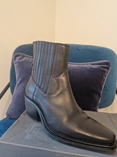 blsck leather boots