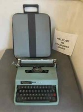 Vintage Olivetti Lettera 32
