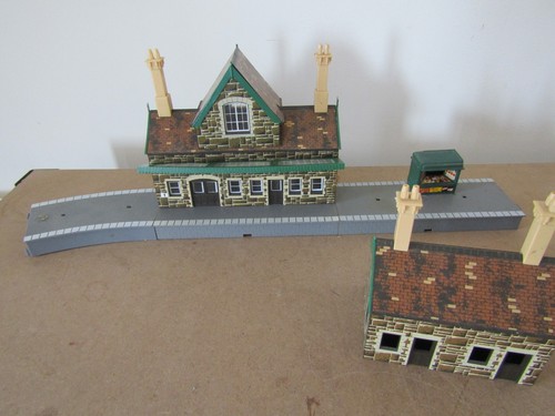 Hornby platform waiting - hornby, ,