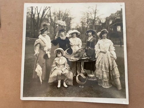 Vintage photo ladies girls - vintage,