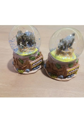 Animal world snow globe wild - globe, 'wild