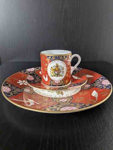 Royal worcester queen - royal,