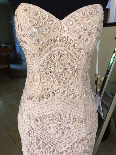 440 nwt jvn jovani - $440,