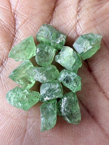 Natural tsavorite - ct,