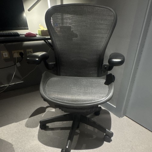 Herman miller aeron grey mesh - herman,