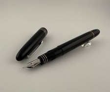 Vintage Omas MOMA Black Resin Fountain Pen 18K Gold Nib