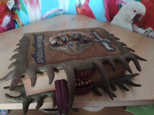 Harry potter monster book - potter,