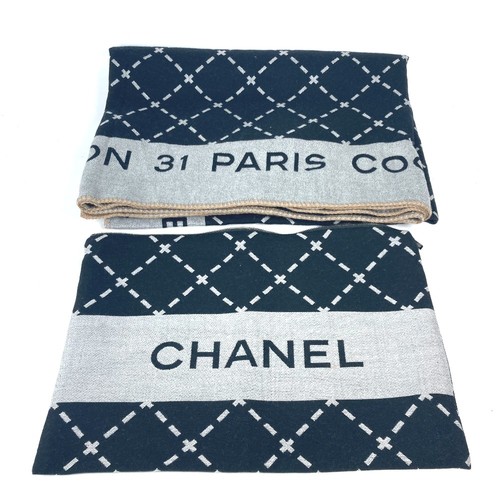 Chanel large format - large, logo