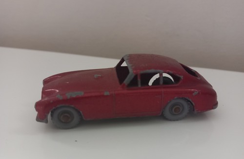 Diecast miniture aston - diecast,