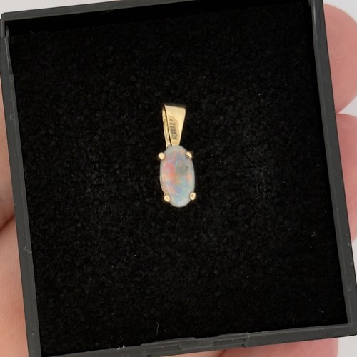 9ct yellow gold opal solitaire - yellow,