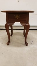 BROYHILL FURNITURE Solid
