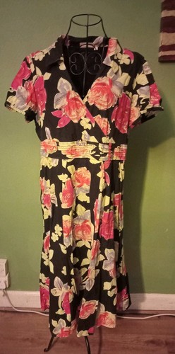 Ladies gorgeous short sleeved - short,