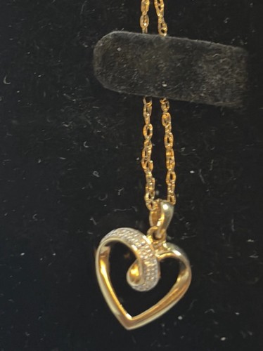 9ct gold heart neclace 18inch