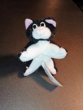 Vintage POUND Puppies PURRIES