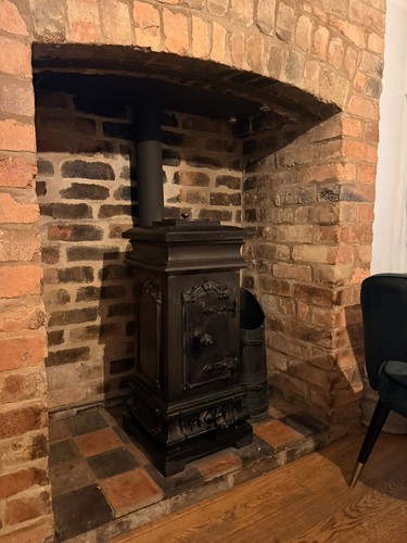 Wood burner cast iron stove - ,
