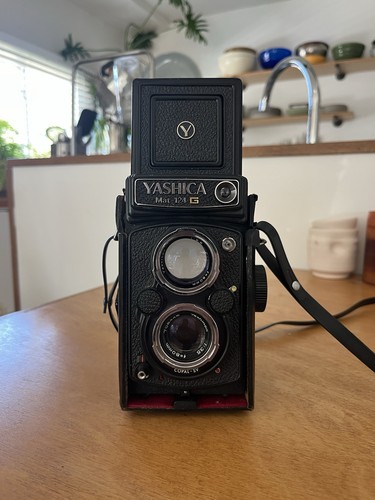 Yashica mat 124g - mat-124g, black