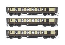 HORNBY 'OO' GAUGE RAKE OF 3