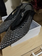 These black Zara high-heel