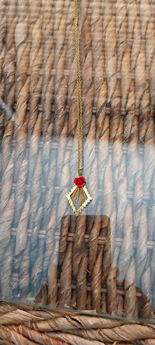 Ladies gold tone - tone, cable